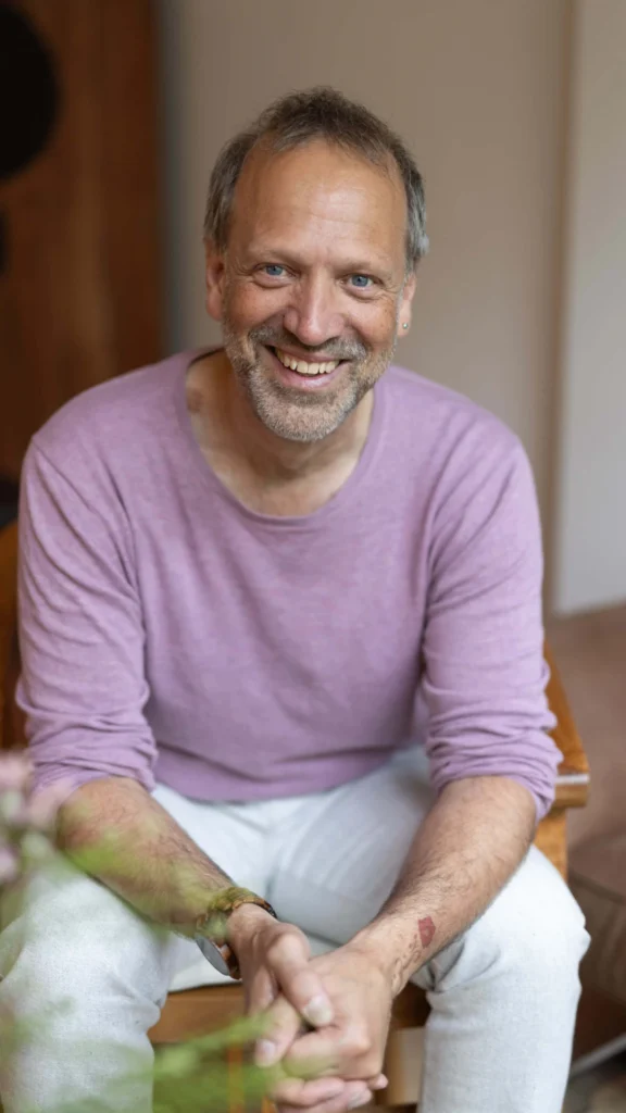 Porträt eines Coaches in Hamburg, der systemisches Coaching anbietet - Andreas Deutsch